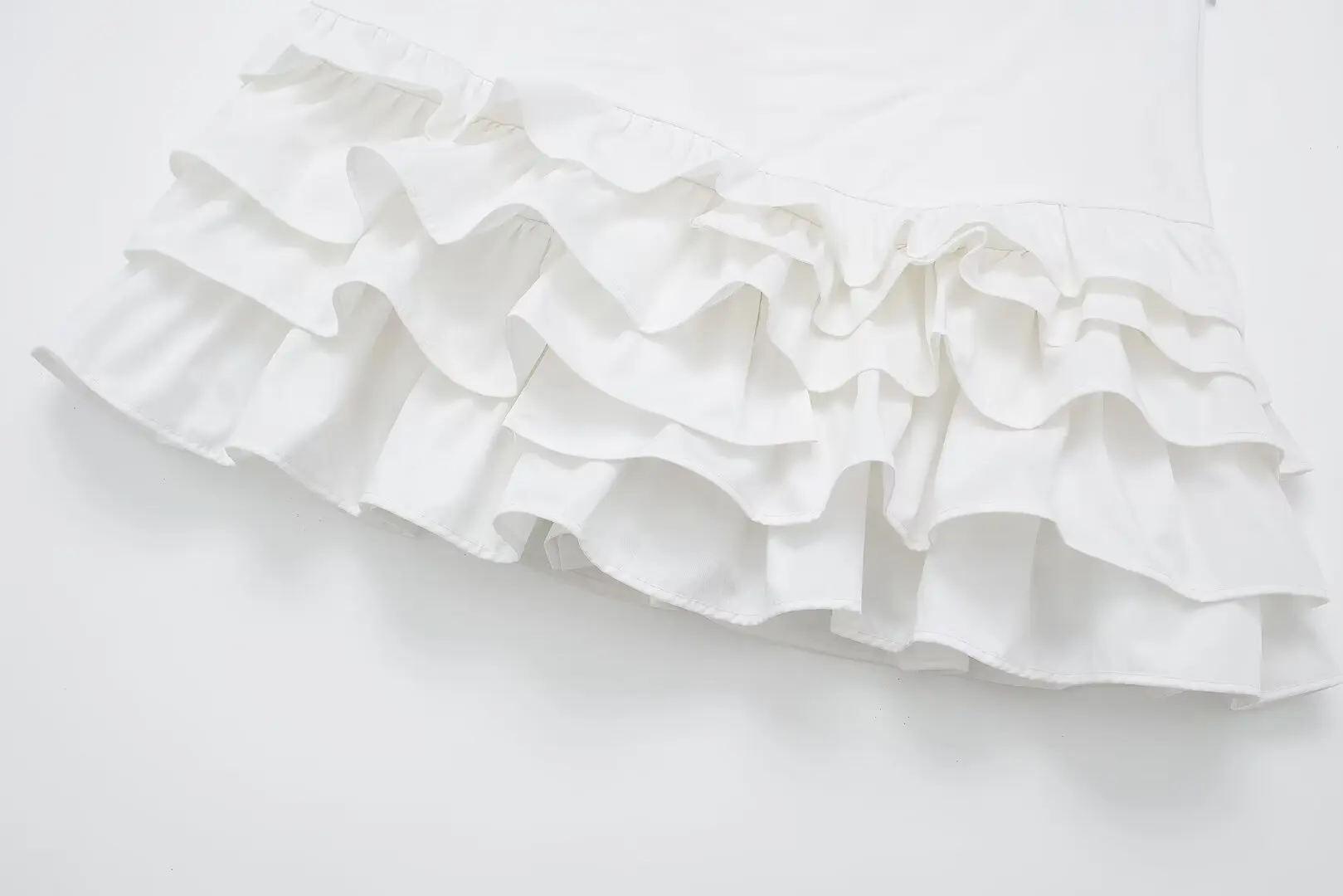 TRAFZA Women's Summer New Vintage White High Waist Ruffle Skirt Woman 2024 Fashion Zipper Folds Slim Sweet Mini Skirts Mujer