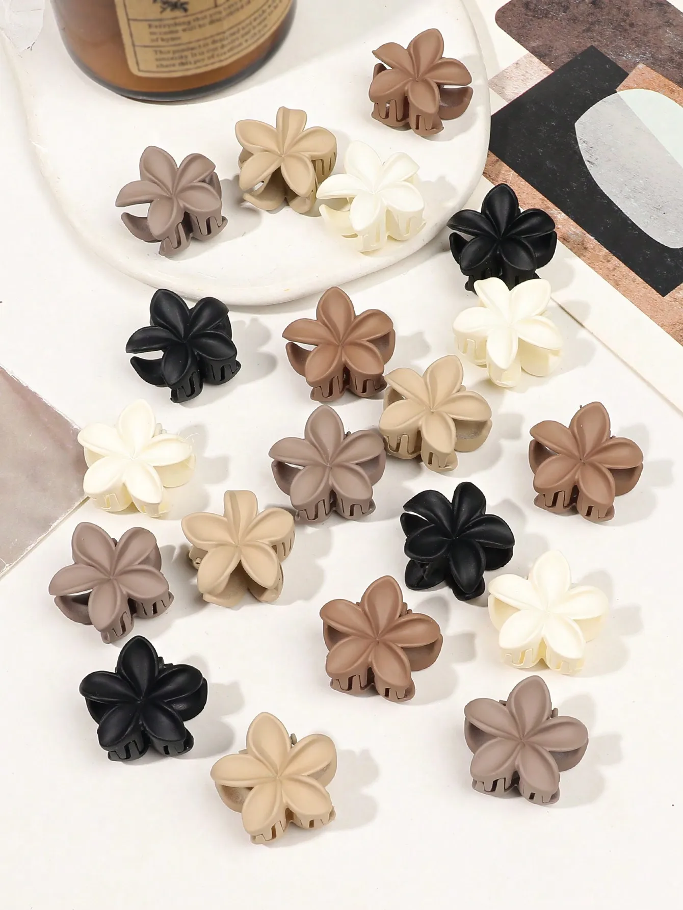 20 Stück neutrale kleine Haarklammern, niedlicher rutschfester Haarschmuck für Frauen und Mädchen, verschiedene Farben, Blumen-Haarspange für dünnes Haar – Detail 3