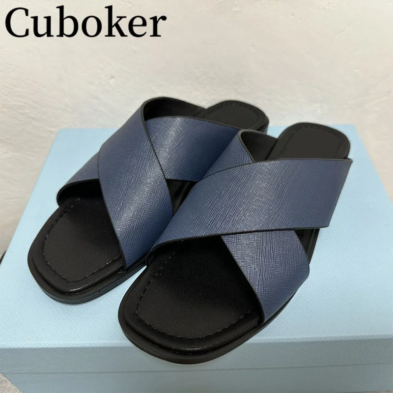 2023 Summer New Brand Crossed upper Flat Slippers for Men Stone Pattern Patent Leather Flat Mules Luxury Slippers Beach Sildes