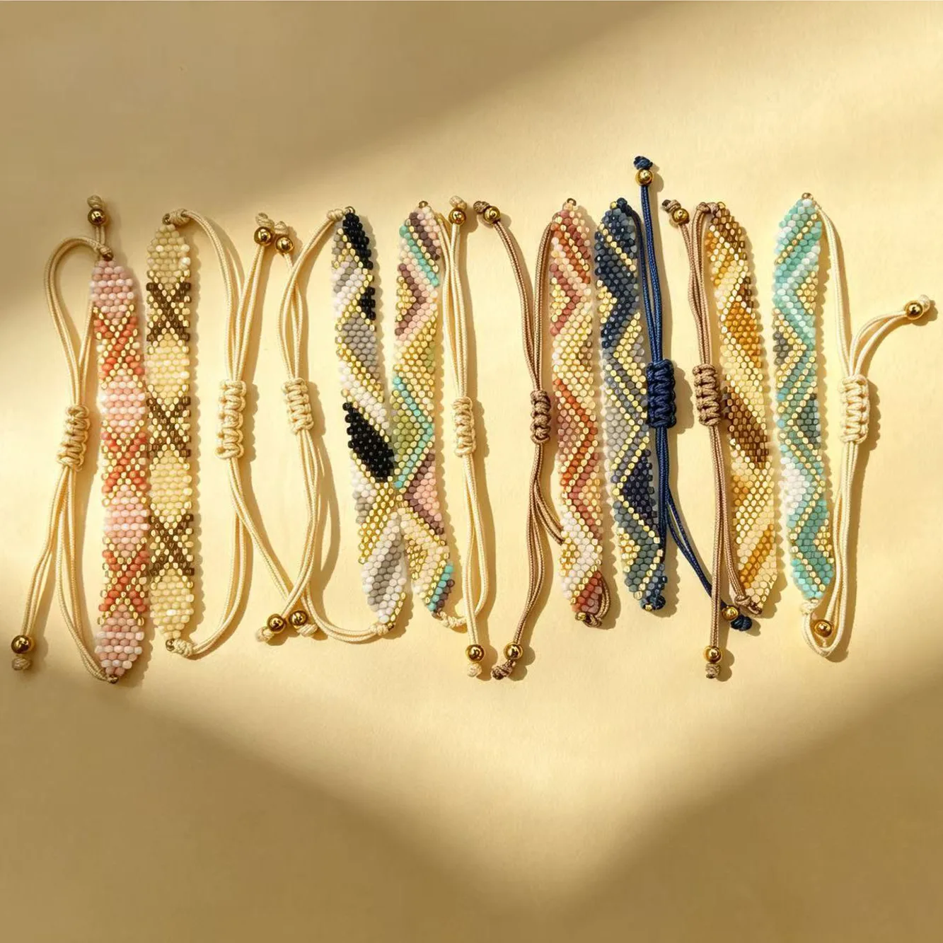 pulseira-de-contas-de-arroz-zgmxr-triangulo-colorido-versatil-geometria-moda-boemia-pulseira-de-contas-simples-feita-a-mao