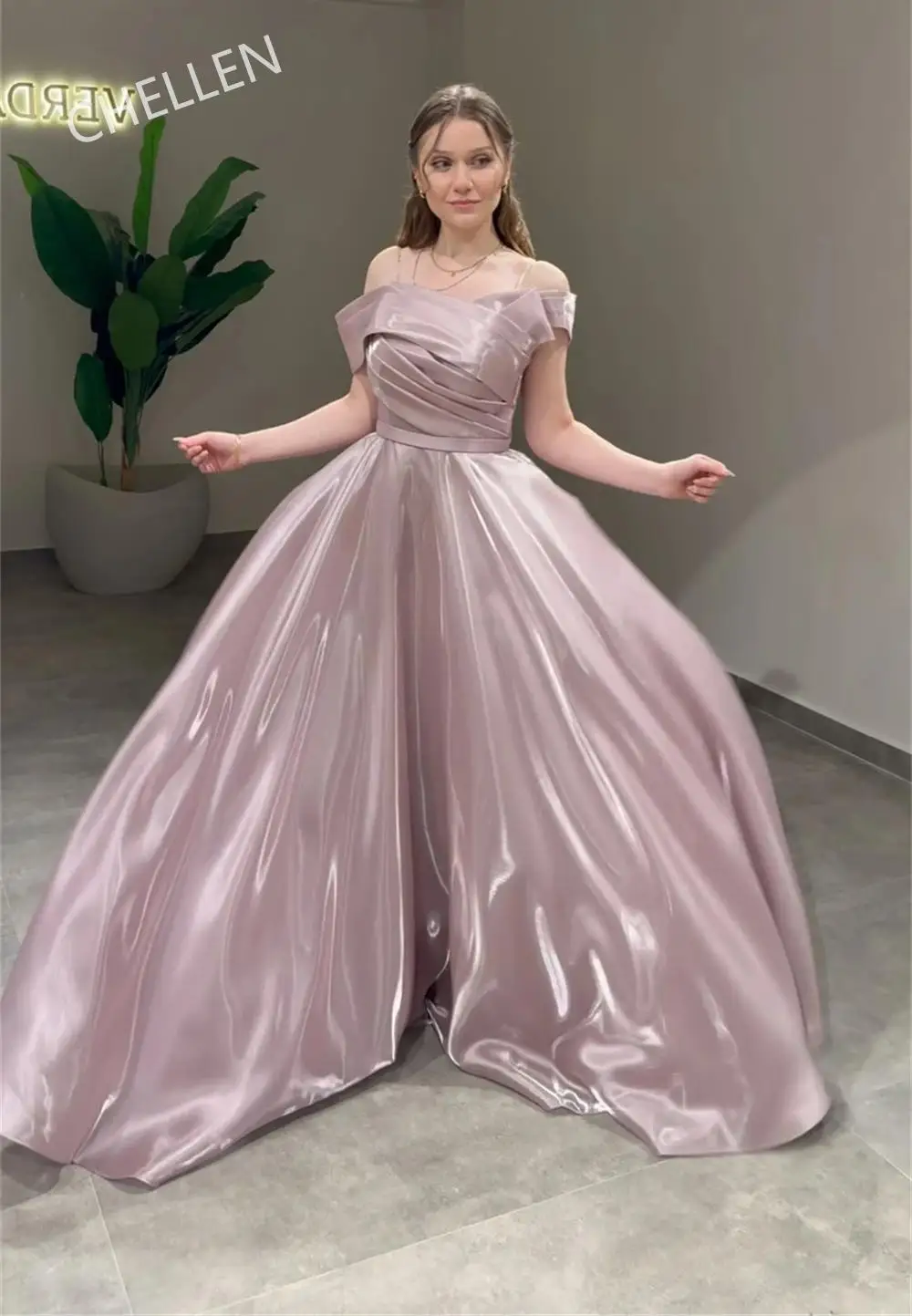 

Women Customized Pink A-line Multilayer Pleats Organza Prom Dress Off the Shoulder Vestidos De Noche Floor-Length Formal Evening