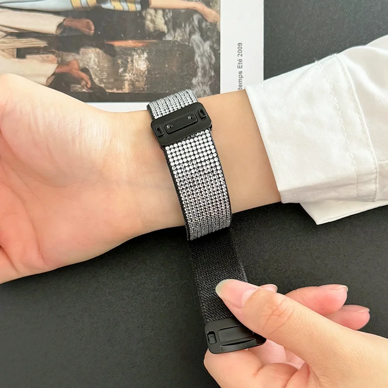 Luxury Sparkle Diamond Magnetic Strap For Apple Watch Band Ultra2 49mm 45mm 44 41 42 Correa Band For Iwatch Series 10 9 8 SE 7 6