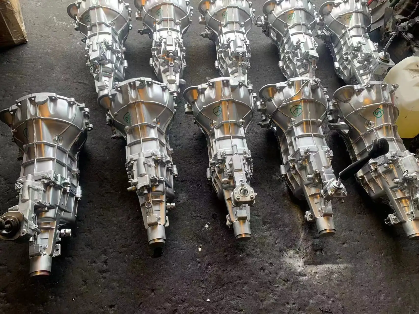 Genuine Rebuilt dies el Truck Spare Engine Parts Gearbox for D-MAX 4JB1 4JB1T 4JA1 AVEO KA24 3SZ for ISUZU CHEVROLET NPR NQR