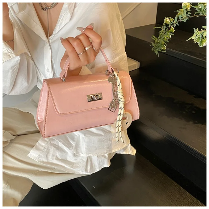 

‌ Дизайнерская женская сумка через плечо 2025 года — роскошная квадратная сумка через плечо, минималистичная нишевая сумка для повседневной одежды весна-лето