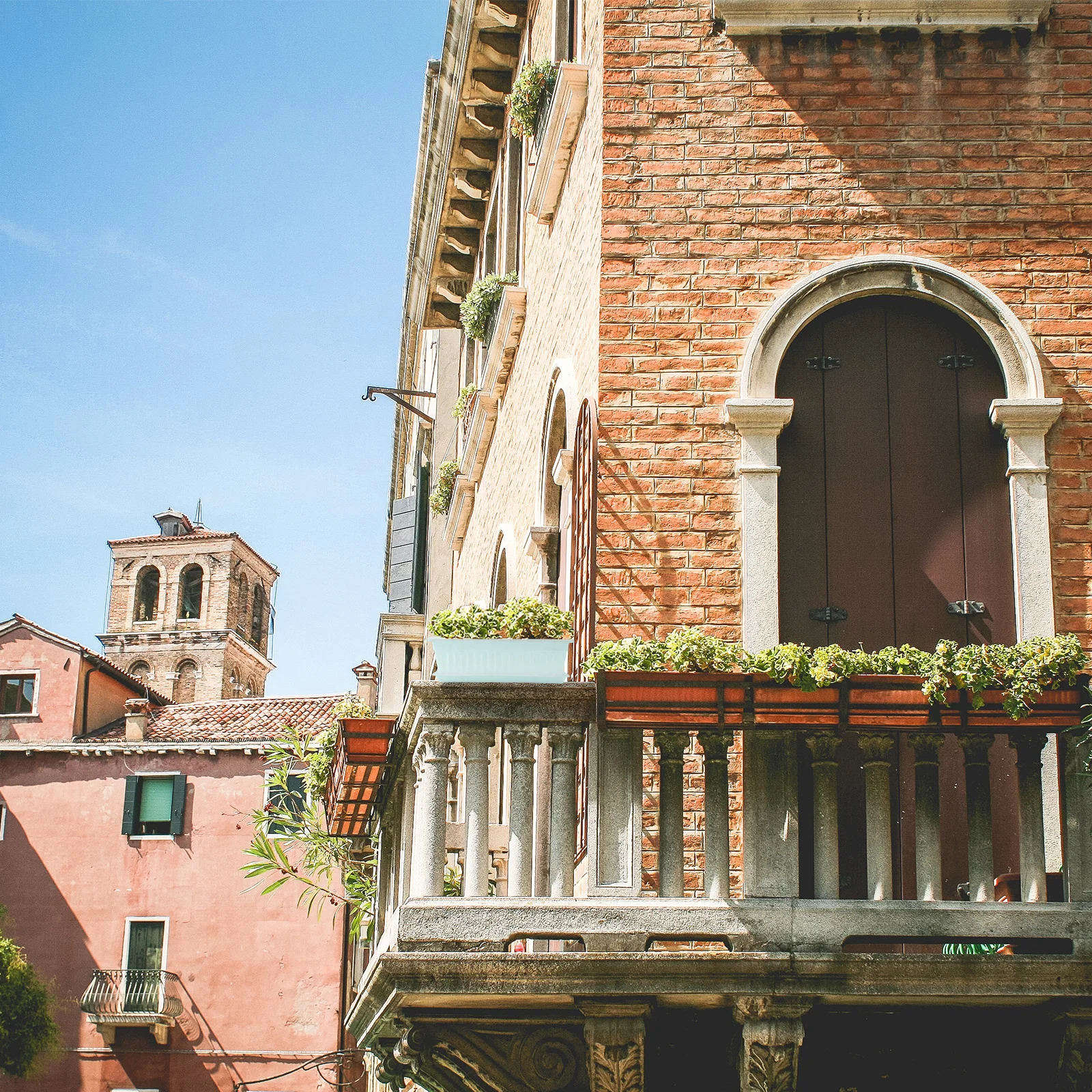 

2Sets Garden Plant Pots Set Modern Rectangular Design Strong Structure Resists Deformation Ideal for Flowers and Veggies