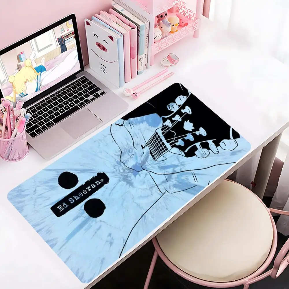 

Коврик для мыши с изображением певца Эда Ширана, большой игровой коврик с утолщенной кромкой, утолщенный коврик для компьютерной клавиатуры, настольный коврик