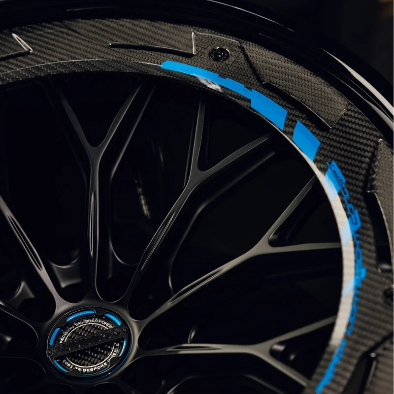 عجلة سيارة مصنوعة من خليط معدني مخصصة عالية الأداء 17/18/19/20/21/22 بوصة متينة 50 مللي متر/25 مللي متر ET لسيارات BMW مرسيدس لاند روفر