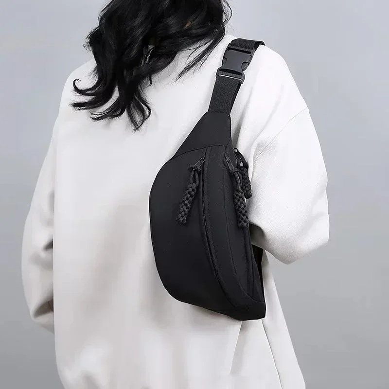 Casual Crossbody Fanny Pack Lightweight Waterproof Chest Bag Adjustable Strap Sling Bag for Daily Travel Outdoor Nylon Material