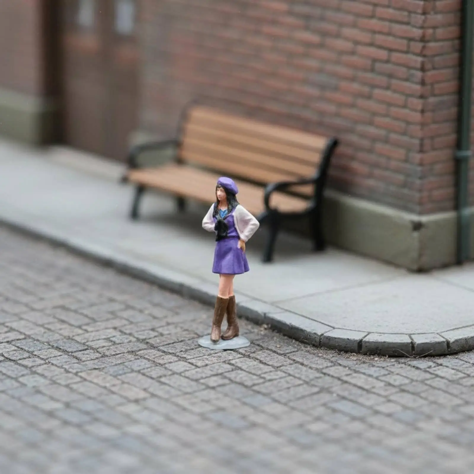 1/64 Scale Girl Figurine Completed Model 1/64 Scale Girl Figure Realistic Detail Sand Table Scenery Figure for Hobbyists,