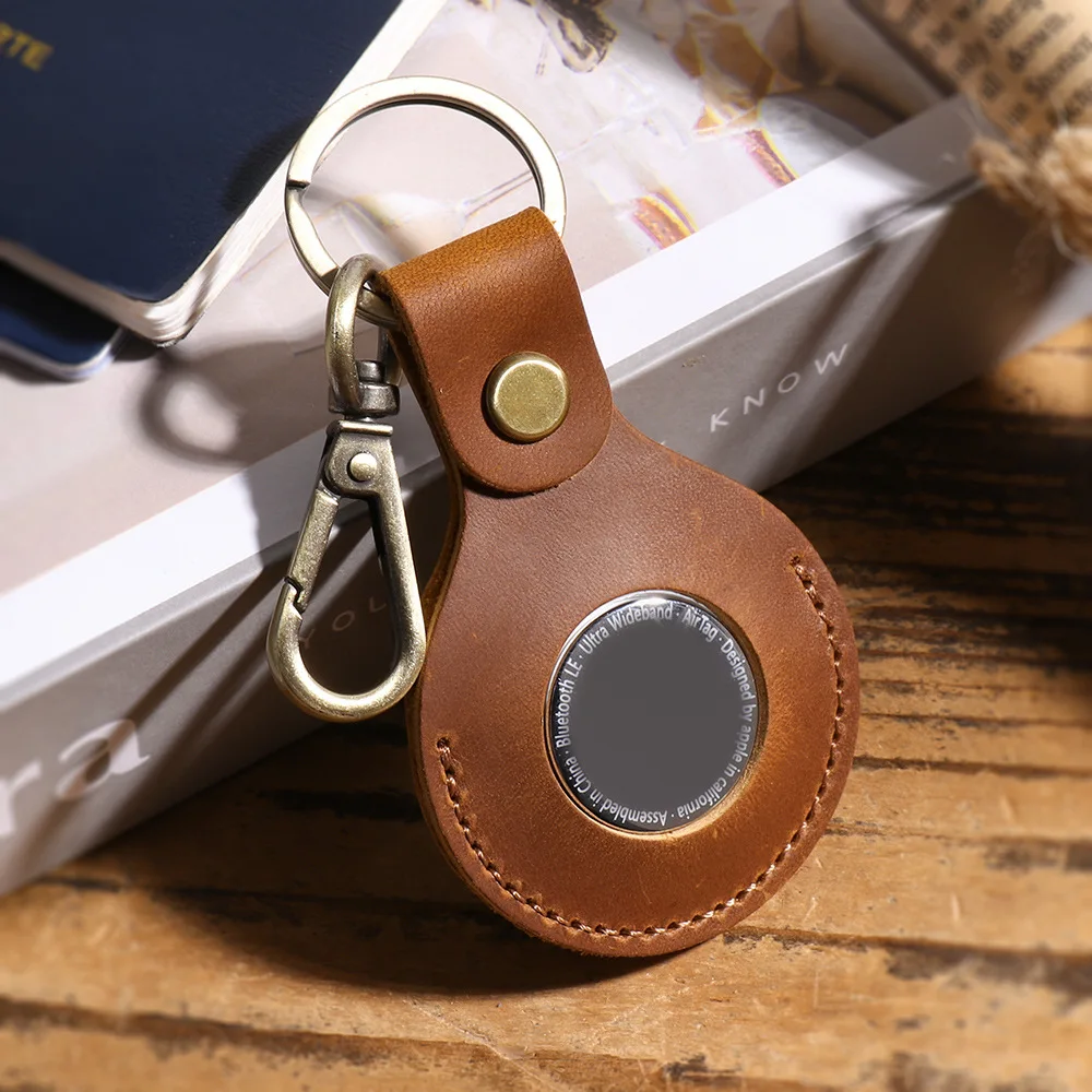 2025 New Fashion Hot Selling Protective Accessories Shell Access Card Keychain New Suitable For Airtag Tracker Protective Holder