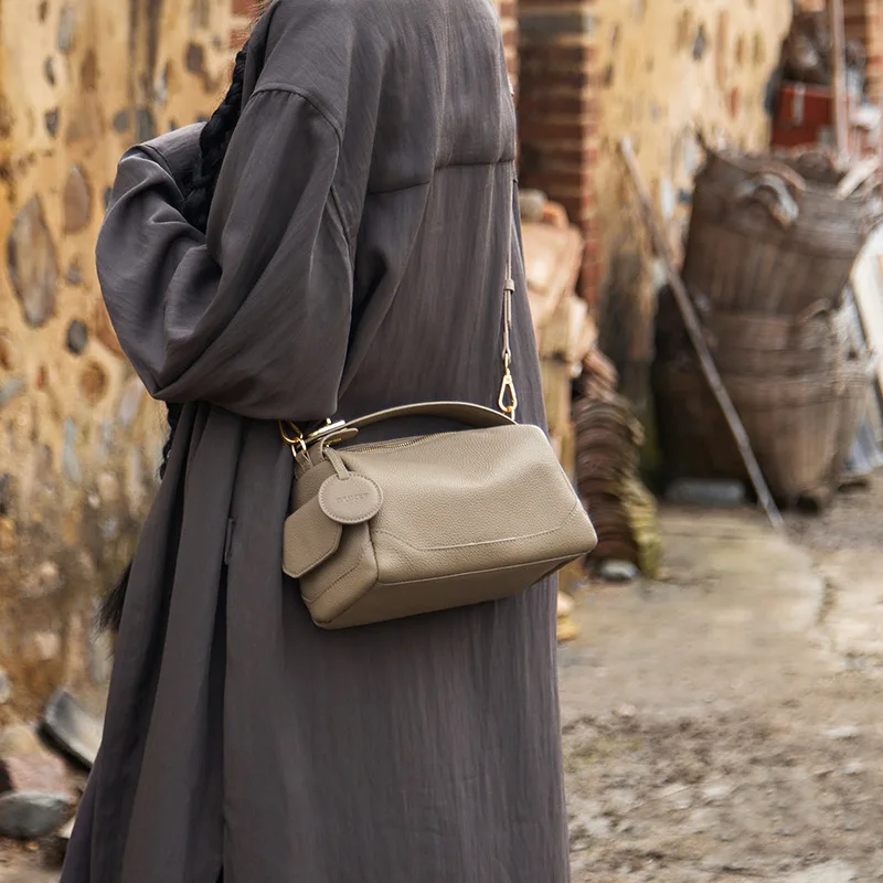 

Настоящая кожаная сумка для женщин, дизайнерская, роскошная, высококачественная, кожаная сумка для поездок, большая вместимость, модная, простая сумка через плечо