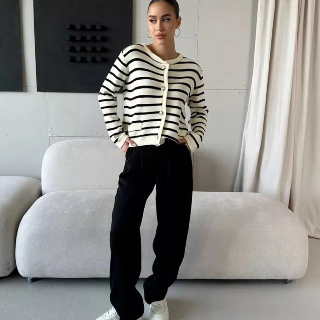 

Women's round Neck Knitted Cardigan Striped Fashion Sweater Jacket Short Autumn New Russian Style