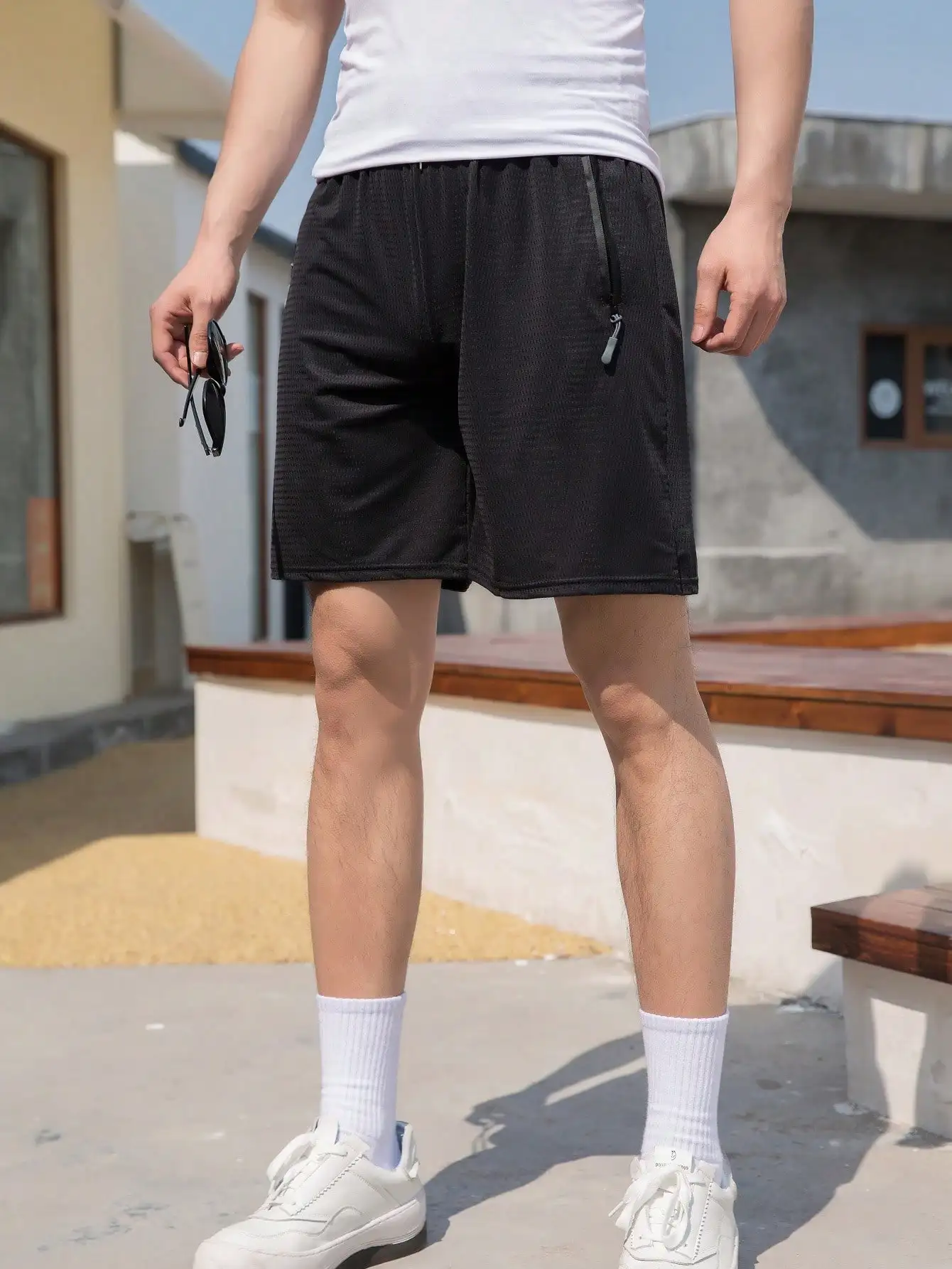 Men's sports basketball football tennis skateboard zippered black shorts for breathability and sweat wicking