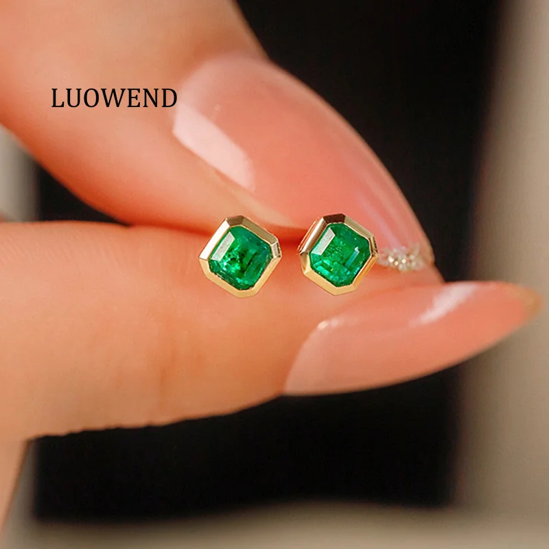 LUOWEND 100% 18K Yellow Gold Earrings Elegant Classic Design Real Natural Emerald Stud Earrings for Women High Wedding Jewelry