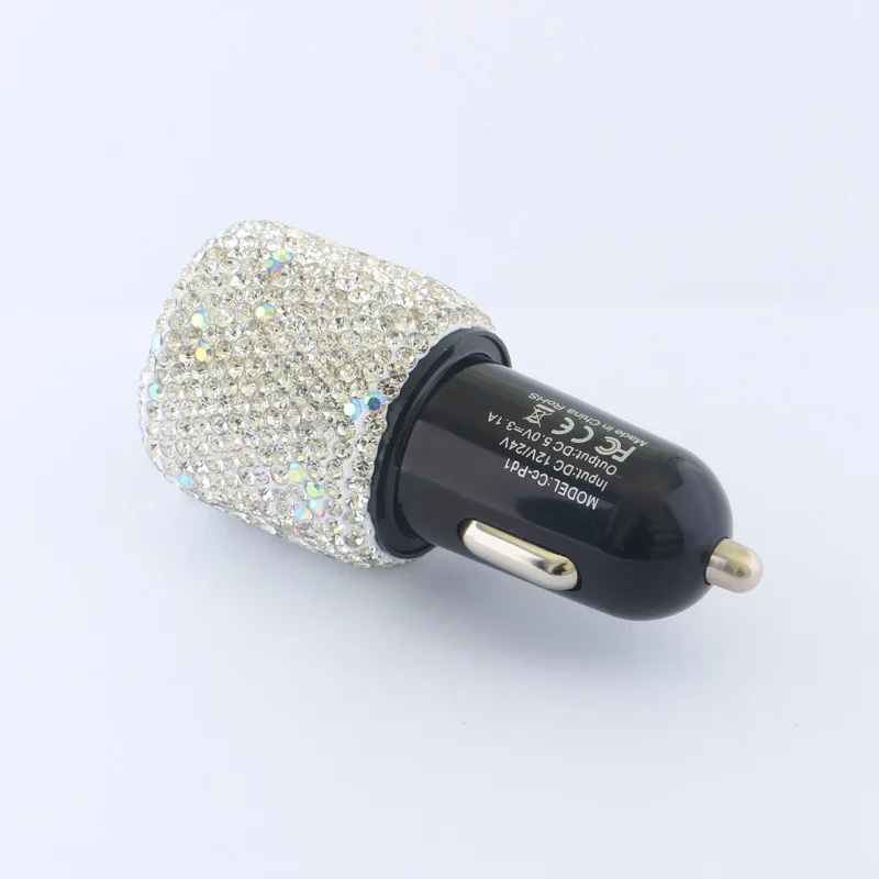 Podwójna ładowarka samochodowa USB 5V 3.1A Bling Bling Rhinestones Crystal Dekoracje samochodowe do szybkiego ładowania Auto Decors dla IPhone