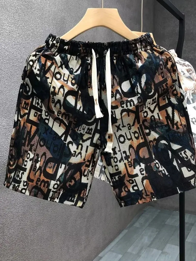 

Casual Letter Print Men's Shorts Summer New Style Beachwear Fashionable Five-Quarter Length Polyester Fiber Easy Care mid Waist