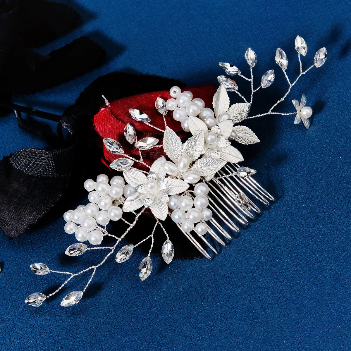 Neuer Haarkamm aus Silberlegierung, handgefertigte Perlen, Strasssteine, modischer Metall-Kopfschmuck, elegantes Haarschmuck-Accessoire für Frauen – Detail 5