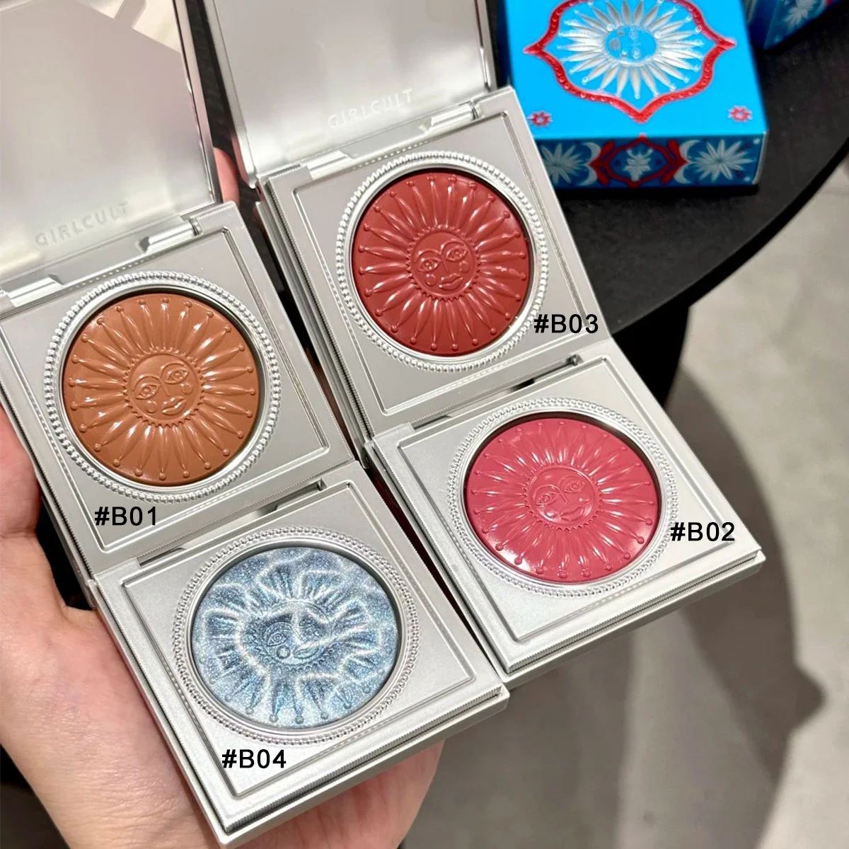 Gelatina multifunzionale Girlcult Emotion, texture gelatina-crema, leggera e sfumabile, uso multiuso, adatta ai viaggi, celebrazione