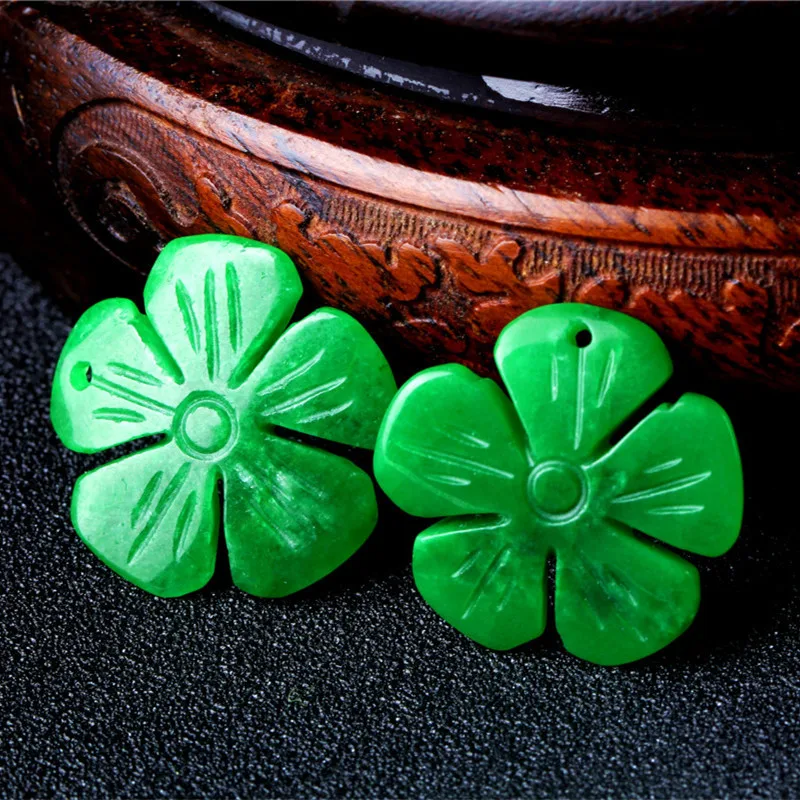 

Natural green jadeite handcarved flower beads DIY 100% real jade pendant earrings jade accessories septa scattered beads