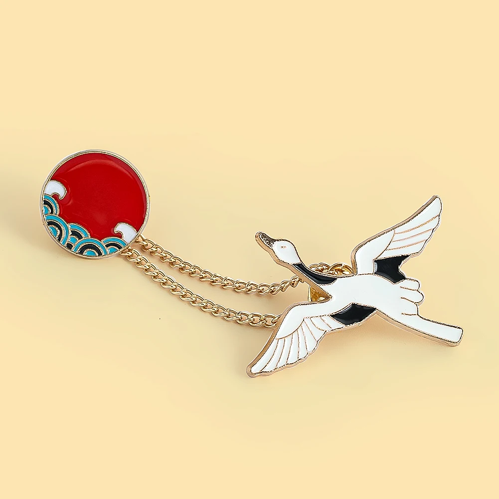 Fashion White Crane Red Sun Brooches with Metal Chain Chinese Style Backpack Enamel Lapel Pin Clothing Badges Accessories Gift