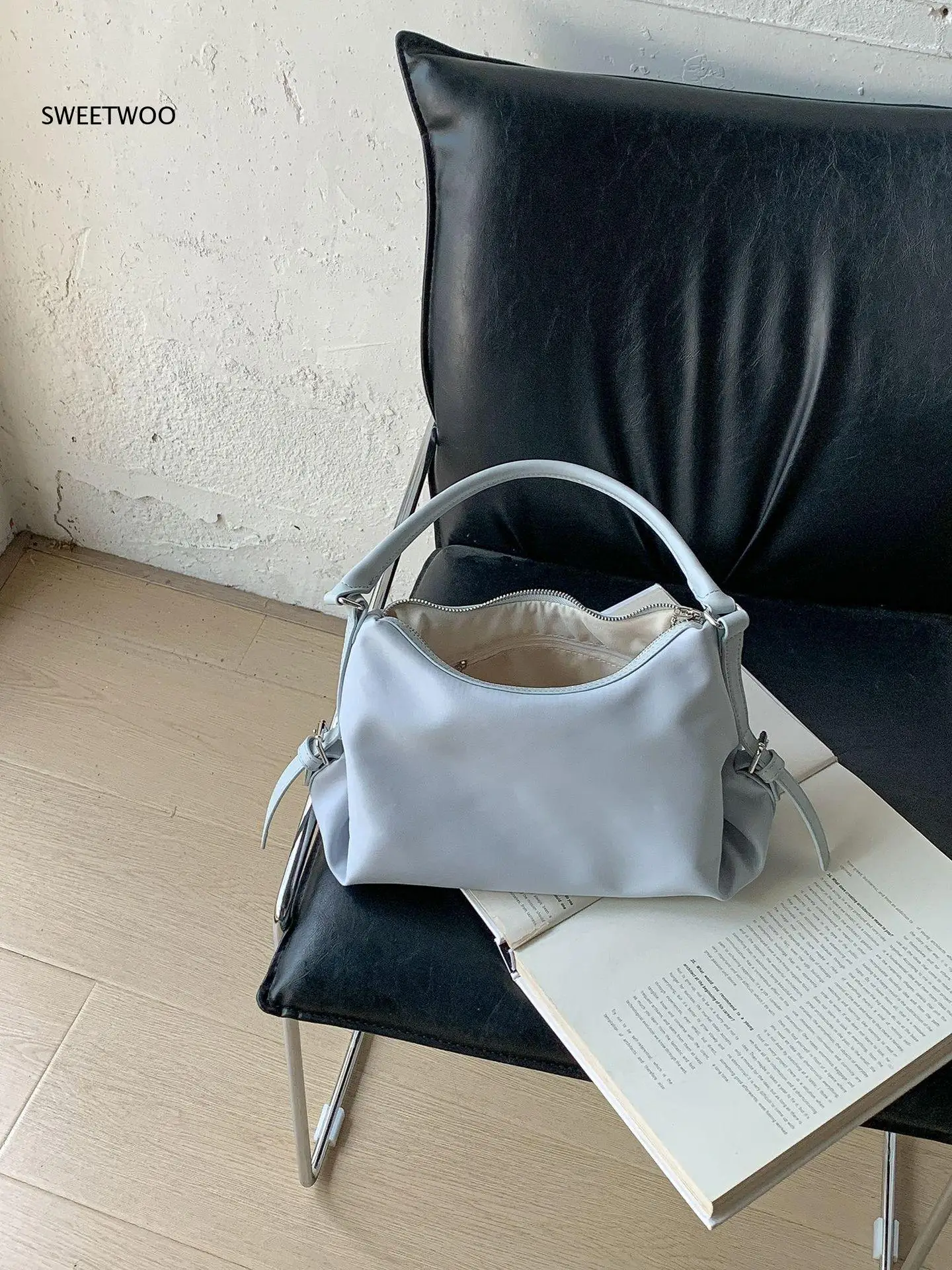 Bolsa de Ombro Hobo de Couro M - Leatherwork Workshop avaliação e preço