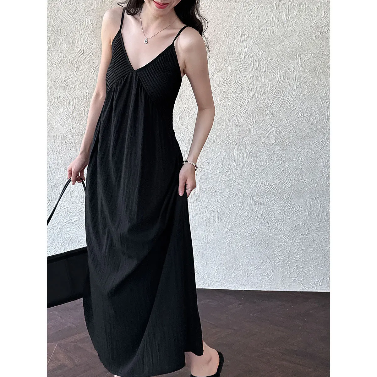 Luxi French สไตล์อ่อนโยนชุดเดรสคอวีสําหรับผู้หญิงฤดูร้อนใหม่ชายหาดสไตล์ Niche Dress 3657