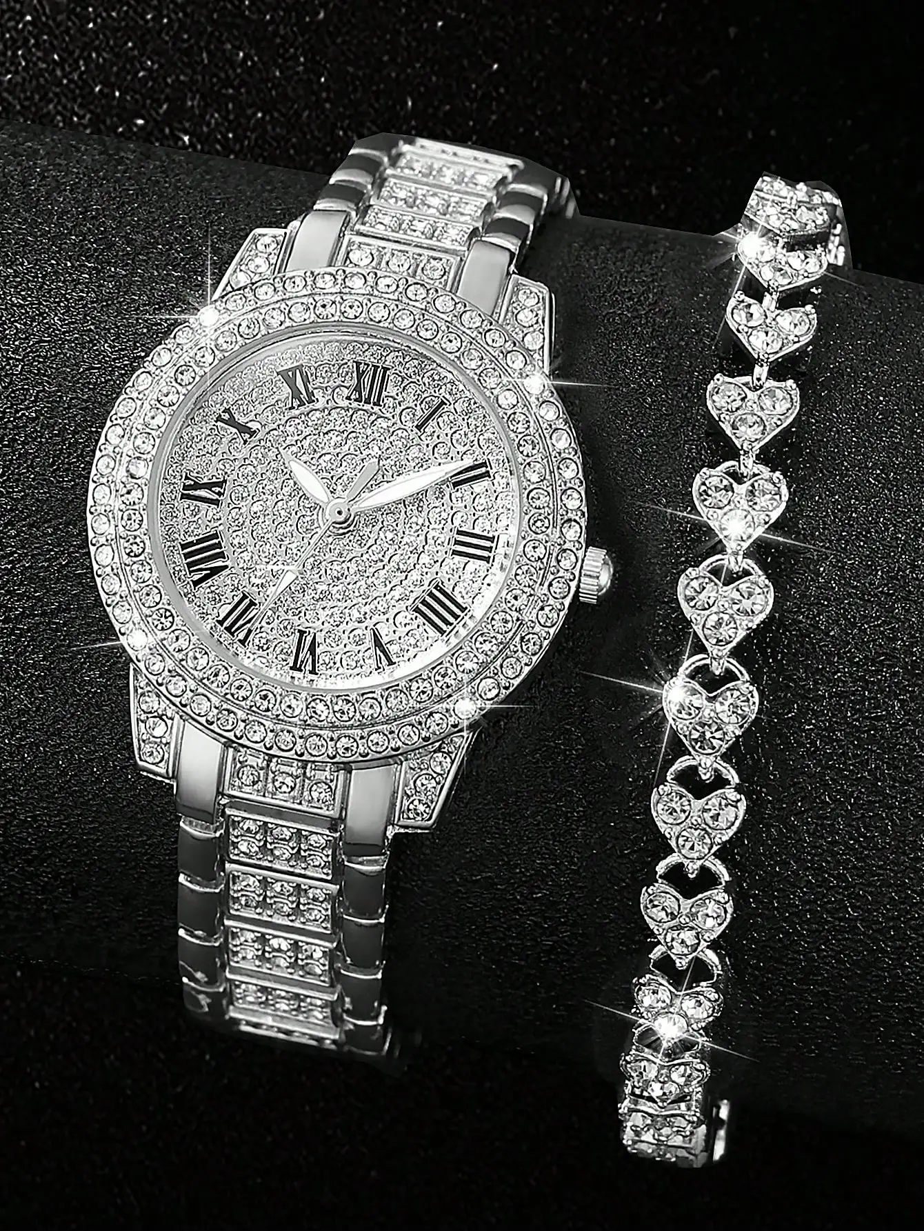 

Набор для женщин: часы с блестящими стразами и браслет с подвеской в виде сердца