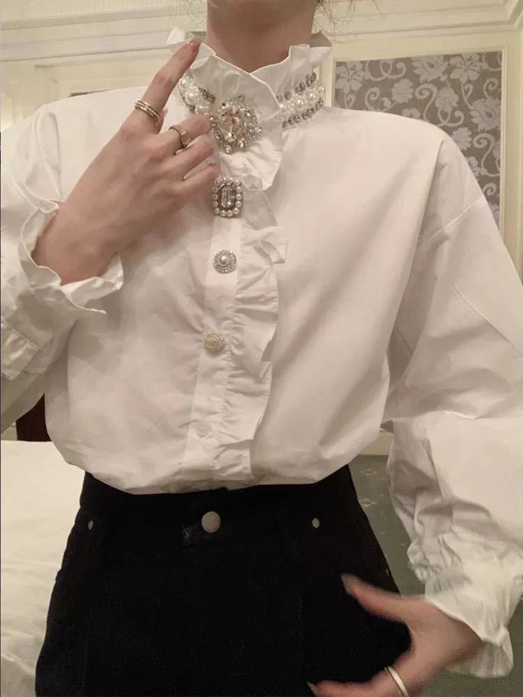 Camisa Blanca con Cuello Mao y Adornos para Mujer, Blusa de Tela Resistente, Estilo Primavera, Top Moderno, Estilo Casual, Corte Holgado