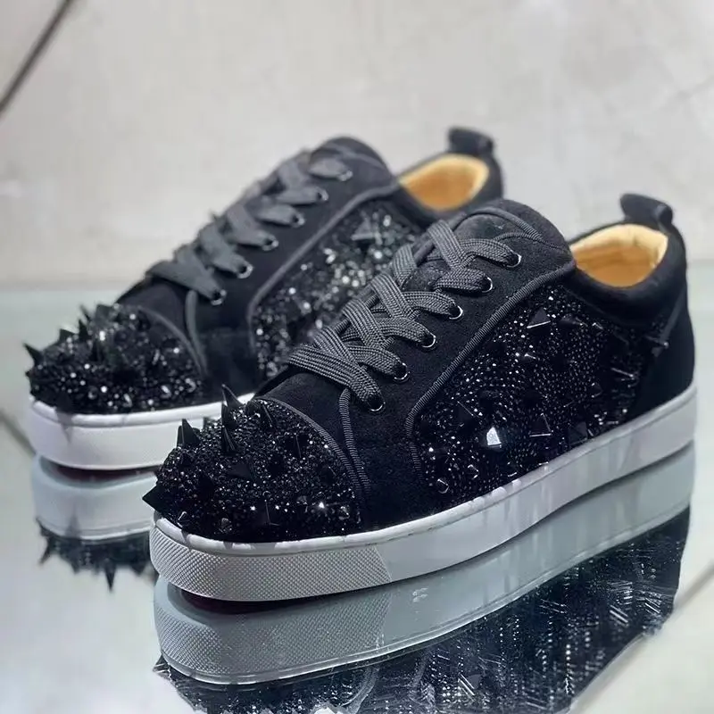 New Men's Low-cut Casual Shoes, High-quality Outdoor Men's Rivets, Breathable Non-slip Sports Shoes and Men's Shoes.