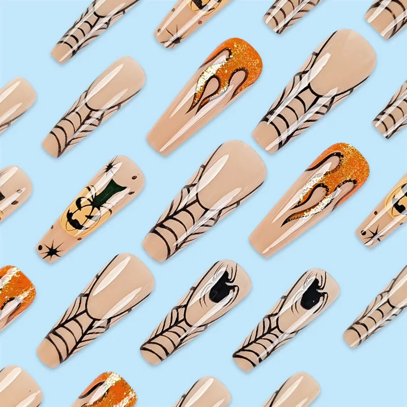 24 قطعة من الضغط المربع الطويل على الأظافر - تصميم الهالوين مع العناكب السوداء نسيج العنكبوت الذهبي والأحمر واللهب واليقطين ونجوم البولكا نقطة سوداء