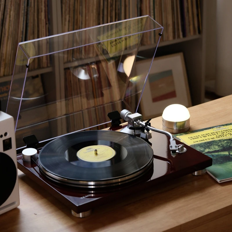 

Jukebox belt drive record player with boom fever