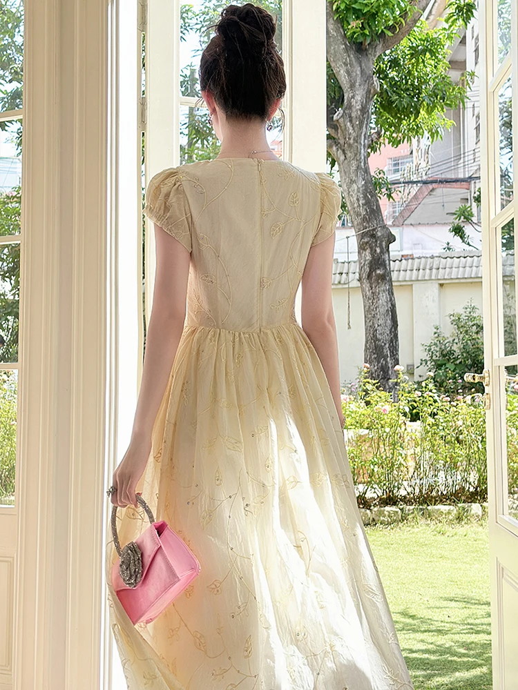 Nuova estate elegante francese con scollo a V abito manica a sbuffo pizzo ricamo maxi abito donna perla sottile a-line data cocktail party vestido