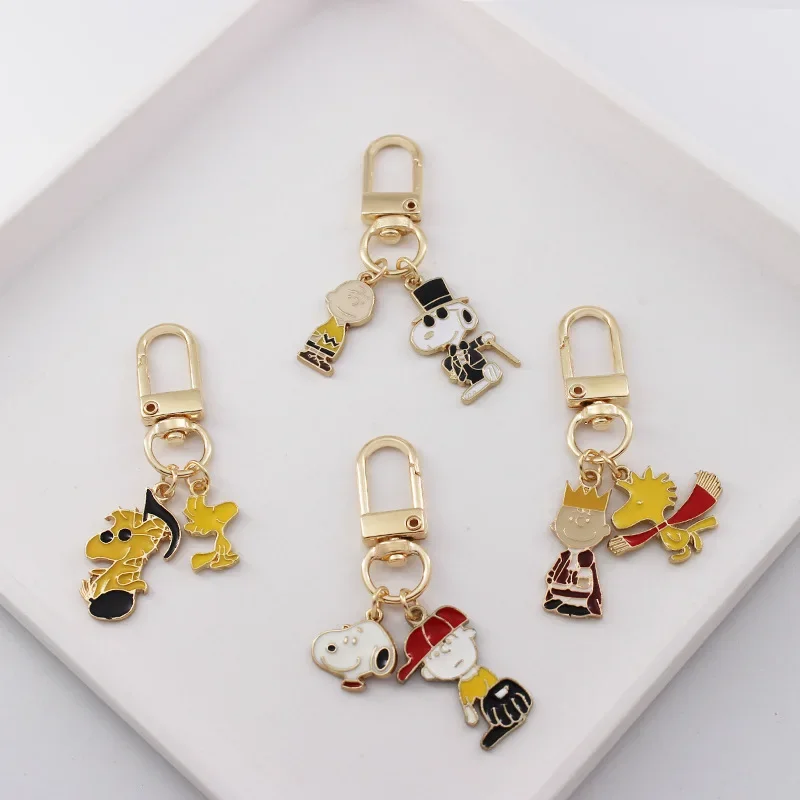 Snoopy Keychain Backpack Charm Metal Bag Hooks Exquisite cute  Alloy Wallet Charm Anti-loss Ornament Fashion Girls Gift Pendant