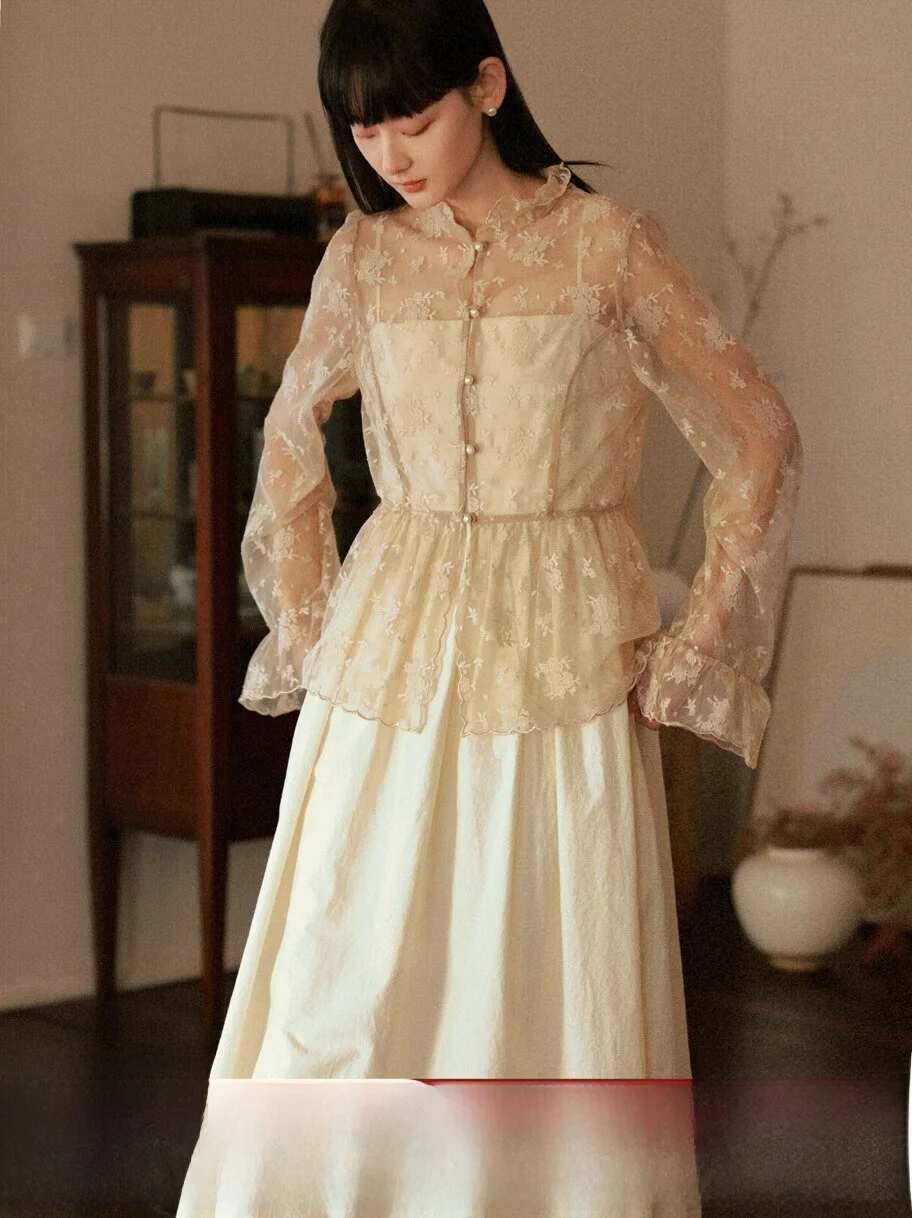 

CHARMMY YE 24SS Cinnamon Transparent Lace irt New Chinese Sle Inner Wear over irt High Waist Bell Sve Long Sve Bu...