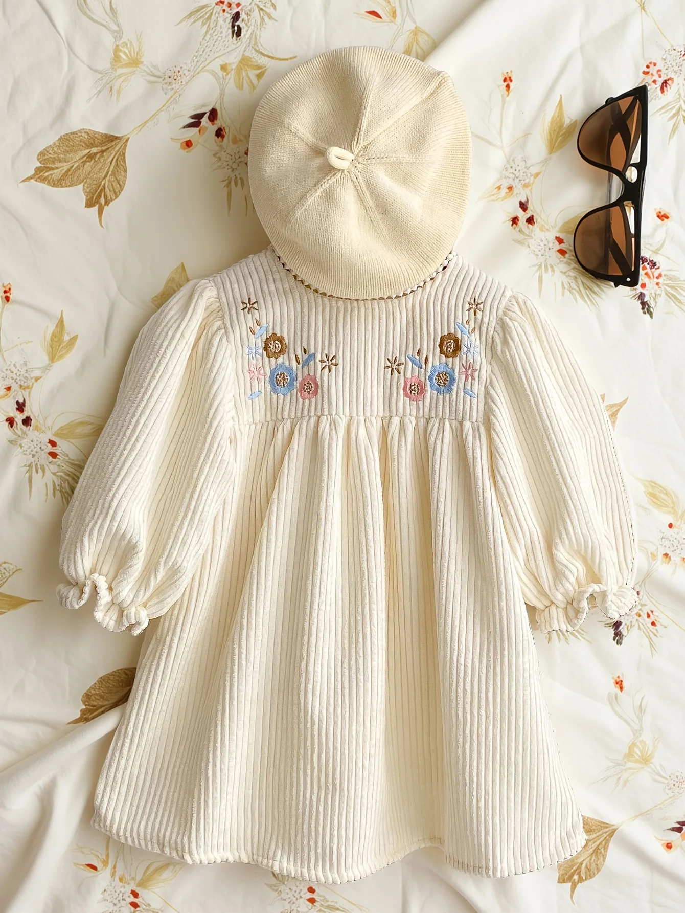 

Spring and Autumn New Baby Clothing, 0-3 Year Old Female Baby, Embroidered Lace Collar Bubble Long Sleeve Pit Dress