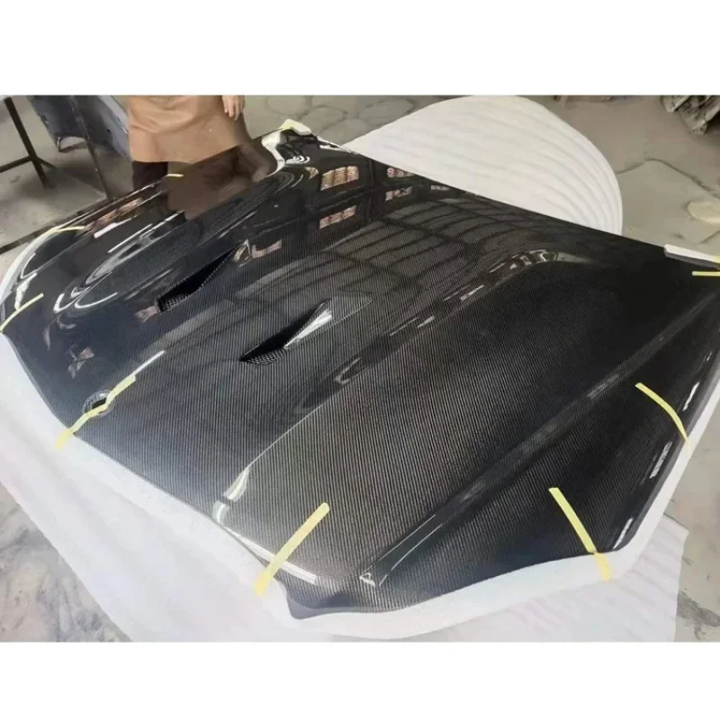 

High Quality Carbon Fiber Engine Hood Bonnet for C-Class W204 C63 2007-2014
