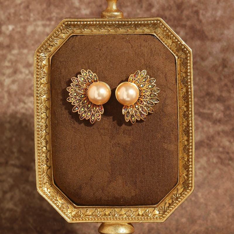 

Vintage Color rhinestone Glass Pearl Peacock Feather earrings For Women Luxury rhinestone Art Deco Gold color Jewelry Gift 2026