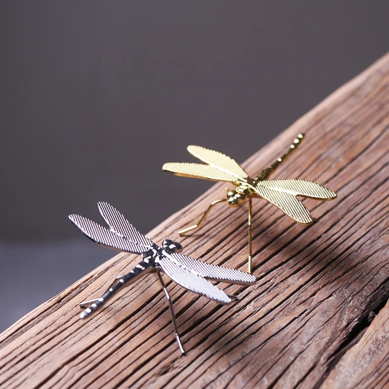 Retro alloy dragonfly small ornaments office study desktop insect pen holder decoration