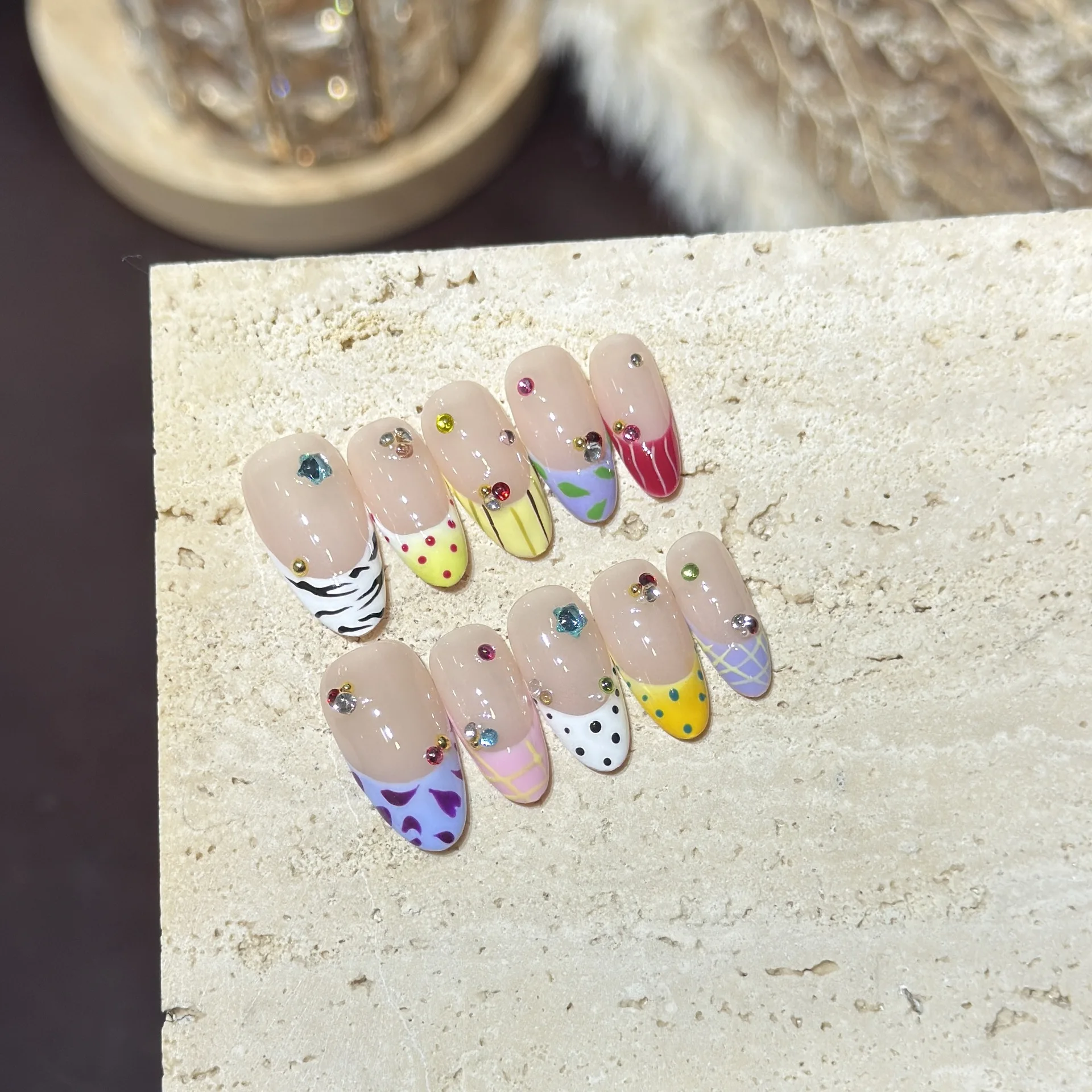 10pcs Handmade Oval Press On Nails Nude Colorful Hand-drawn French Design Sweet Cute Fake Nails Wearable Nails Art Tips For Girl