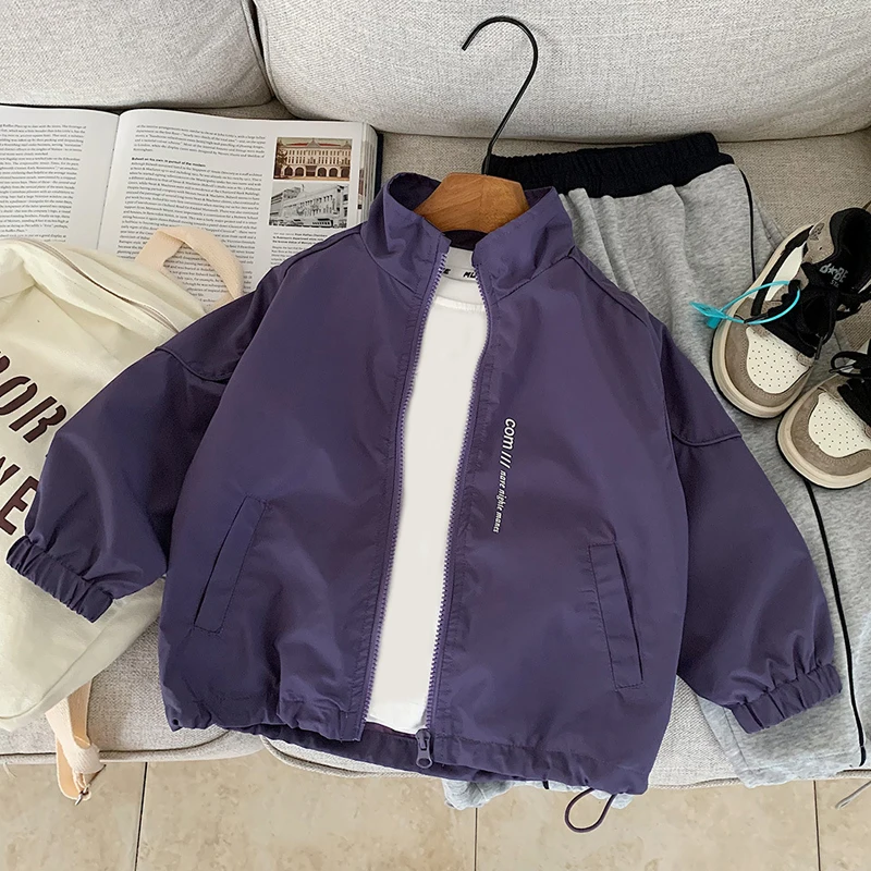 

Новая демисезонная куртка для мальчиков 2026 года: ветровка с принтом, воротником-стойкой и молнией для подростков 2-12 лет, повседневная уличная куртка