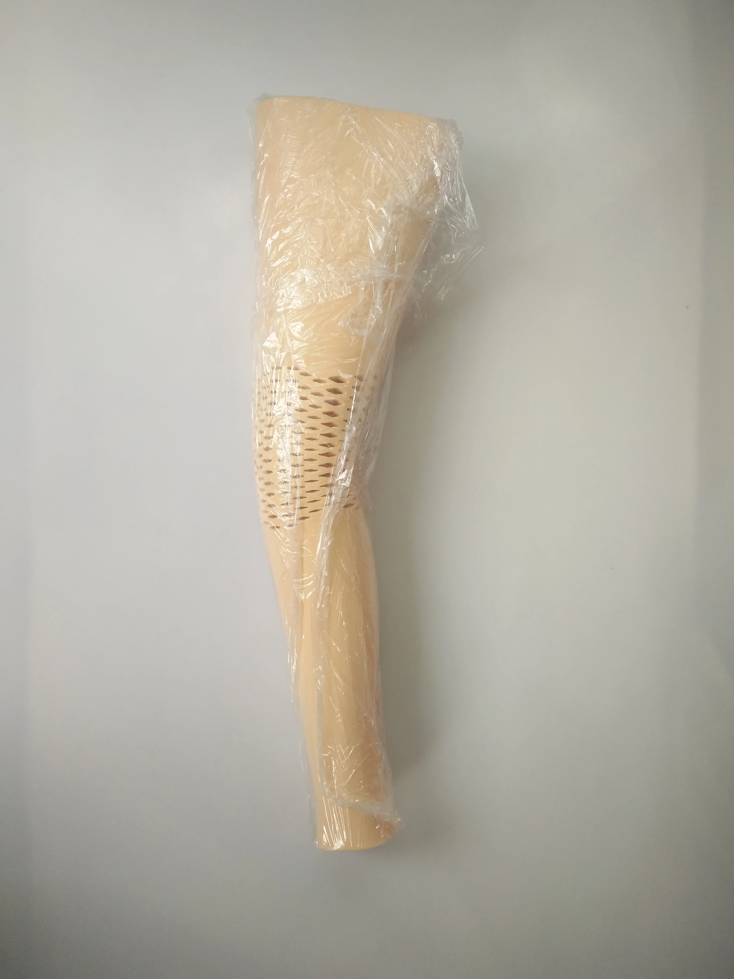 غطاء إسفنجي لمستحضرات التجميل AK (مقاوم للماء) للأطراف الاصطناعية للساق الصناعية