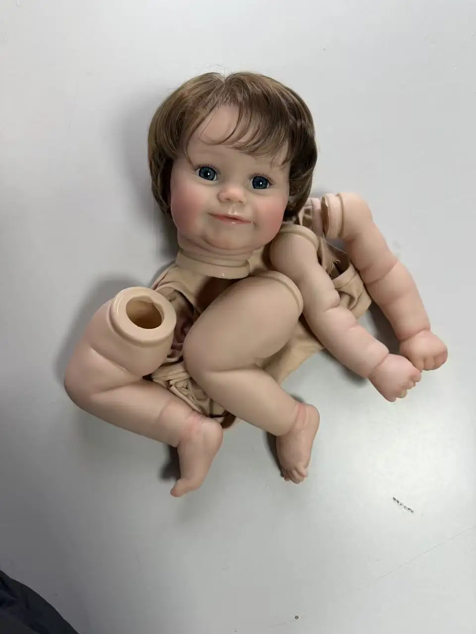 19inch Reborn Doll Kit Maddie Already Painted Reborn Doll Parts with Body and Eyes Handmade Muñecas Kit Reborn Hand Rooted Hair