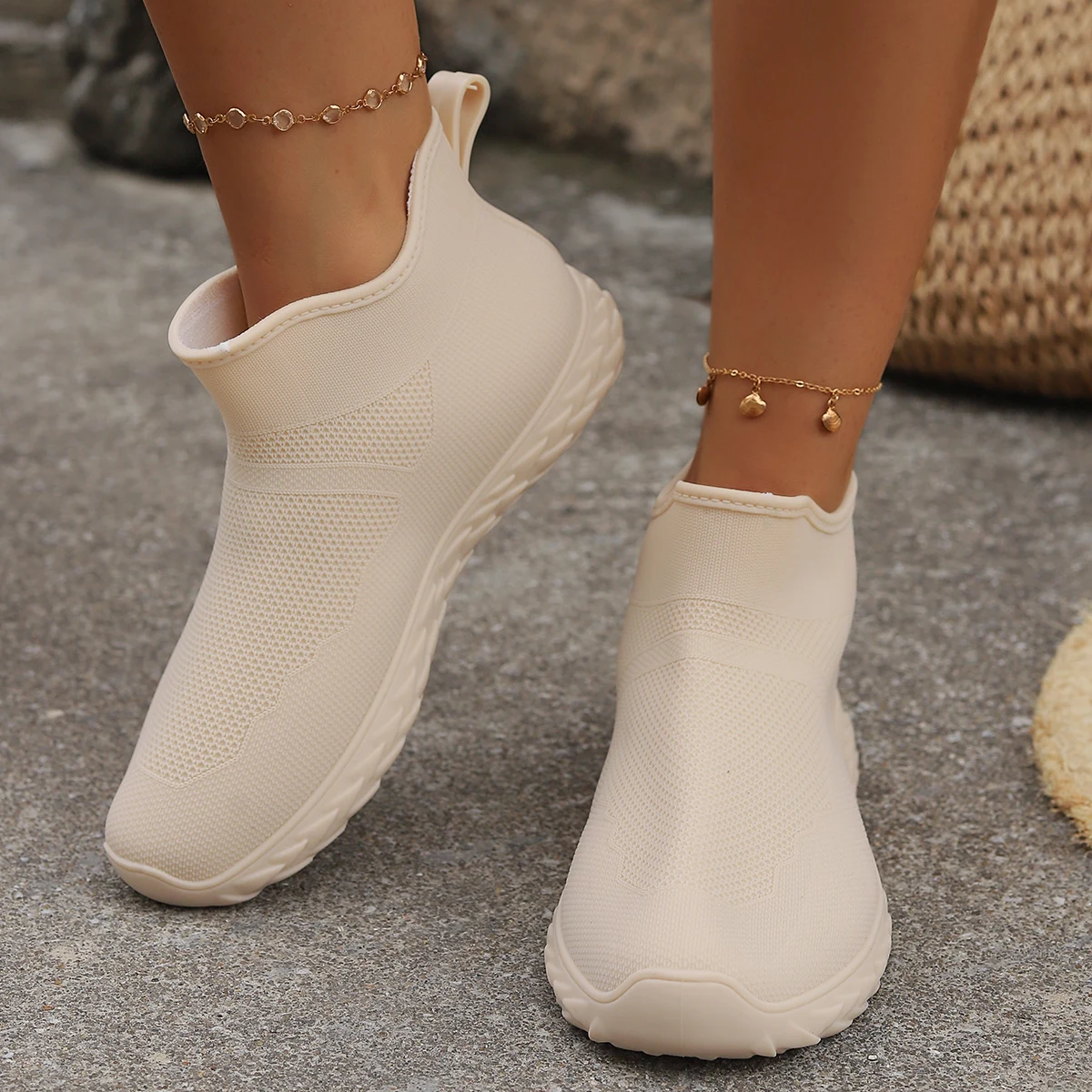 Women\'s New Solid Color PVC Four Seasons Water Shoes Fashion Casual Flat Rain Boots Low Round Head Outside To Wear Rain Shoes