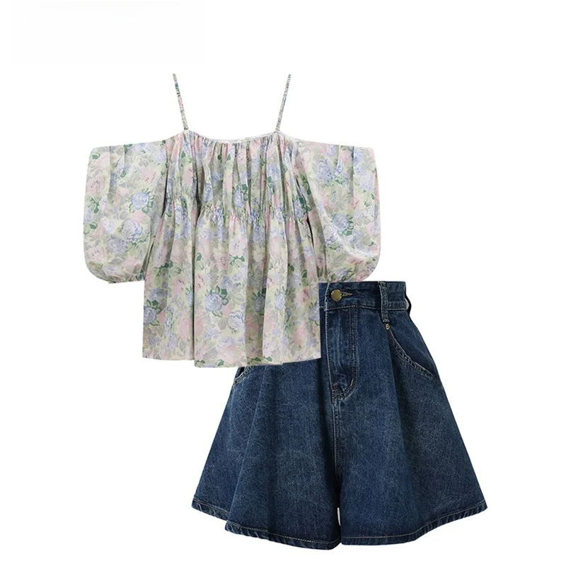 

Vibrant plus Size Ensemble Women's Summer Shirt Wide Leg Shorts Two Piece Set Fashionable Commute Regular Sleeve Floral Print