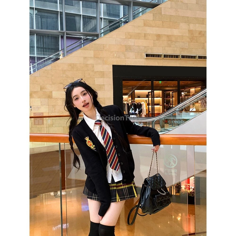 معطف JK على طراز الأكاديمية الكورية لعام 2025، معطف حياكة مطرز، قميص أبيض كلاسيكي متعدد الاستخدامات، تنورة عصرية ذات ثنيات #2