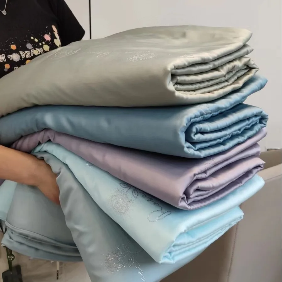 

Customizable Solid Color Lyocell Cool Sleeping Naked Silk Soybean Fiber Summer Quilt Hot Diamond Air Conditioning Quilt