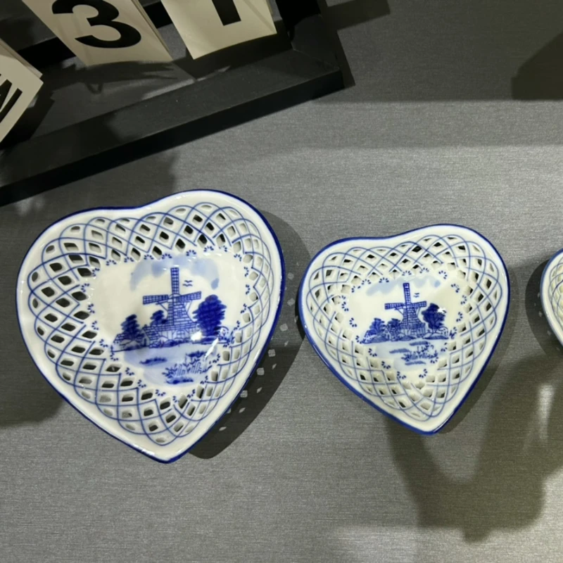 Dutch Heart-shaped Hollow Plate Hand-painted Ceramic Plate Jewelry Plates Limited Blue and White Windmill Fruit Plate Tableware