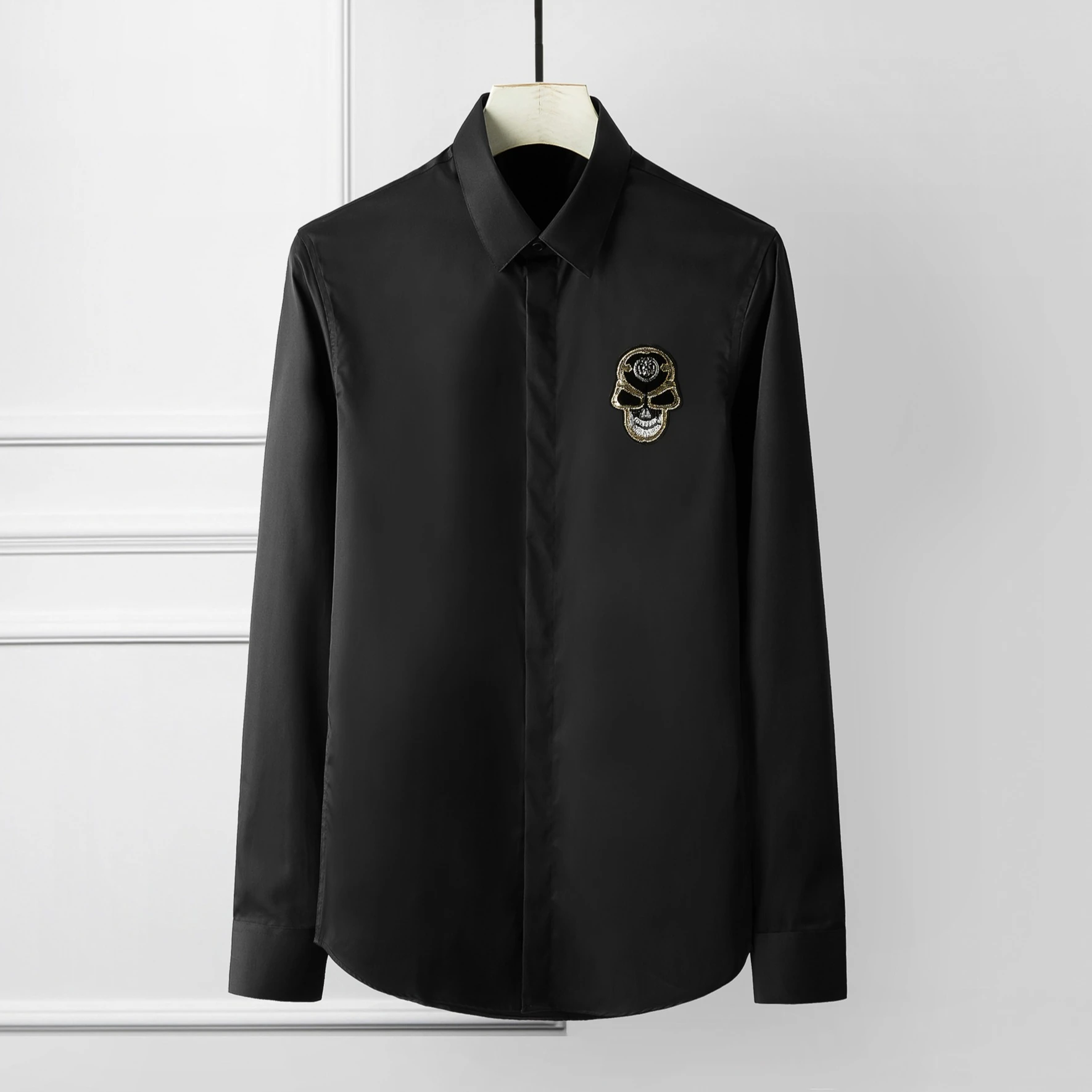 

Bead Embroidered Skull Badge Long Sleeved Men's Shirt Trendy Slim Casual Shirt Social Stage Performance Nightclub Dress Shirt