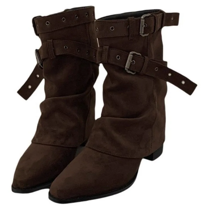 Herbstliche neue Stiefel mit spitzer Zehenpartie und niedrigem Absatz, die bis zur Kniekehle reichen, mit doppeltem Gürtelschnallendesign – elegante und retro Western-Cowboystiefel. – Detail 15