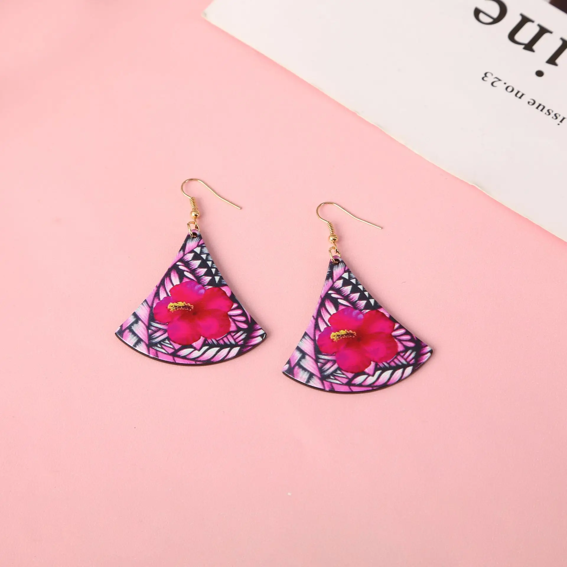 New Earrings Autumn and Winter Triangle Ginkgo Leaf Fan Acrylic Earrings Five leaf Flower Water Drop National Earrings